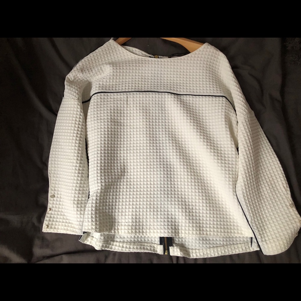 Zara pull over.